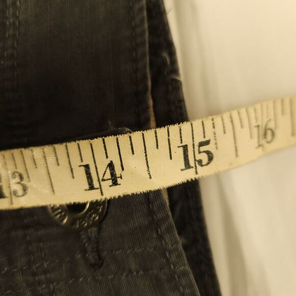 NWT Wrangler Men's 44 Gray Cargo Relaxed Fit Knee Length Tech Pocket Shorts - Picture 11 of 16